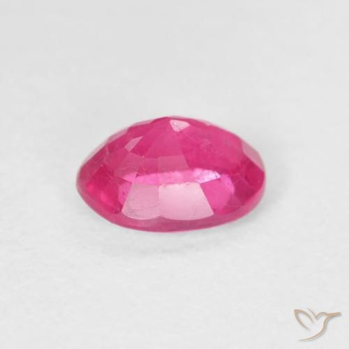 Rubino Magenta intenso naturale da 1.16 ct, Ovale, VS