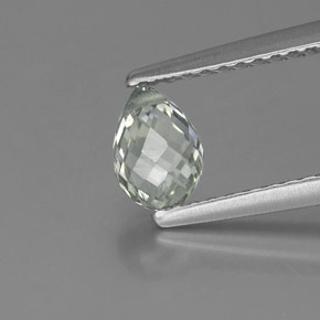 Zaffiro naturale verde da 0,92 ct, briolette, VS