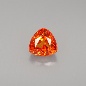 Zaffiro naturale arancione da 0,97 ct, trillion, VS