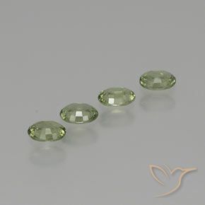 Gemme di Zaffiro Verde foresta chiaro naturale da 1.53 ct, Ovale, VS