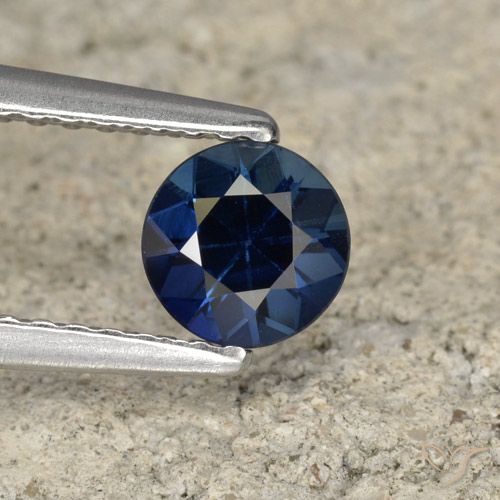 0.64ct Naturale Blu navy Zaffiro, Rotondo, VS, Photo A