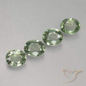 Gemme di Zaffiro Medium Light Green naturale da 2.80 ct, Ovale, VVS-VS