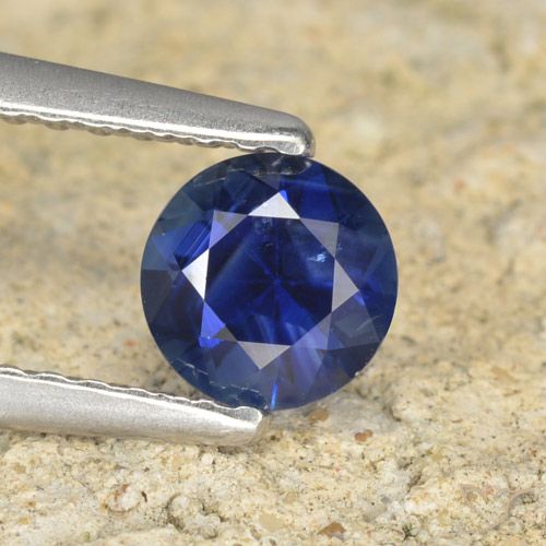 Zaffiro Azzurro crepuscolare naturale da 0.60 ct, Rotondo, VS