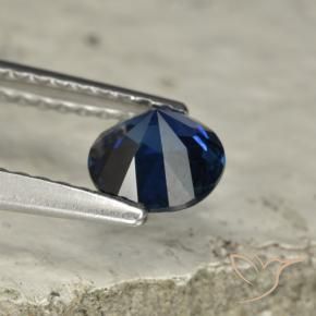 Zaffiro Azzurro crepuscolare naturale da 0.73 ct, Rotondo, VVS-VS