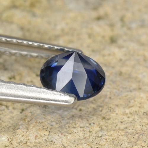 Zaffiro Azzurro crepuscolare naturale da 0.64 ct, Rotondo, VVS