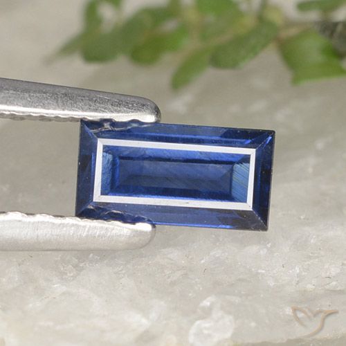 0.51ct Naturale Blu scuro Zaffiro, Taglio a baguette, VS