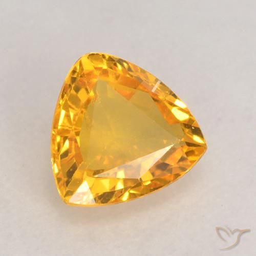 Zaffiro Dorato medio naturale da 0.64 ct, Taglio trillion, VVS-VS