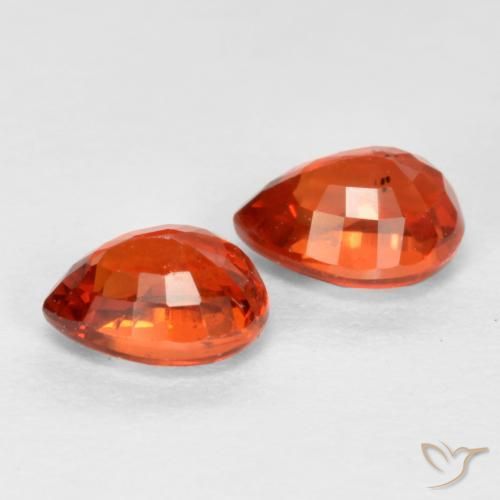 Gemme di Zaffiro Rosso medio naturale da 0.92 ct, Forma a pera, VS