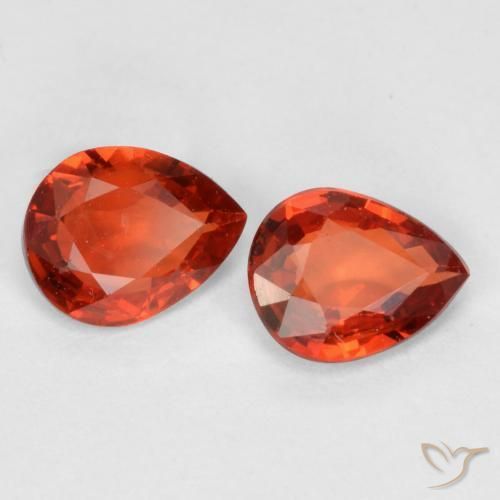 Gemme di Zaffiro Rosso cremisi brillante naturale da 0.61 ct, Forma a pera, VS