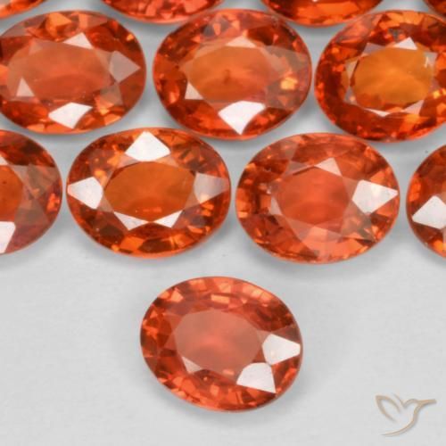 Zaffiro Rosso intenso naturale da 0.45 ct, Ovale, VS