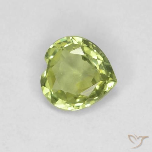 Zaffiro Verde caldo naturale da 0.37 ct, Cuore, VVS