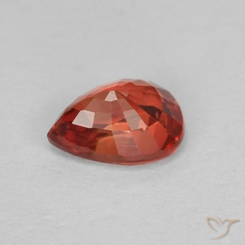 Zaffiro Rosso intenso naturale da 0.38 ct, Forma a pera, VVS-VS