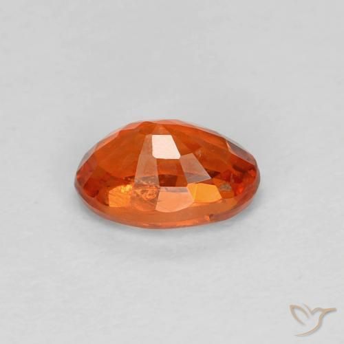 Zaffiro Rosso intenso naturale da 0.74 ct, Ovale, VVS-VS