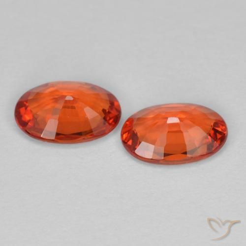 Gemme di Zaffiro Rosso fuoco naturale da 0.91 ct, Ovale, VVS
