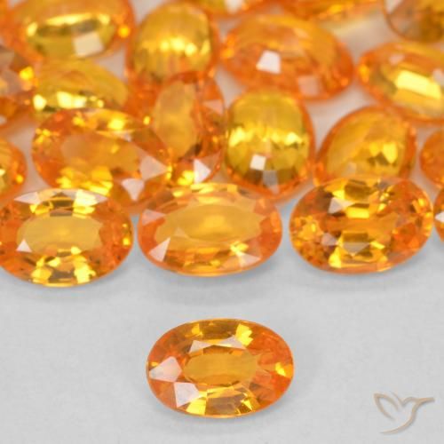 0.60ct Naturale Arancione brillante Zaffiro, Ovale, VVS-VS