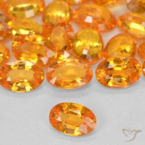 Zaffiro Arancione brillante naturale da 0.60 ct, Ovale, VVS-VS