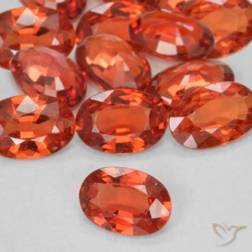 Zaffiro Rosso intenso naturale da 0.48 ct, Ovale, VVS-VS