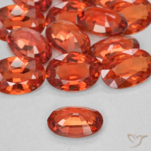 Zaffiro Rosso intenso naturale da 0.48 ct, Ovale, VVS-VS