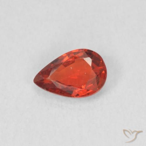 0.42ct Naturale Rosso intenso Zaffiro, Forma a pera, VS