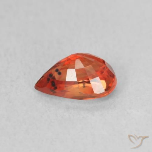 Zaffiro Rosso intenso naturale da 0.66 ct, Forma a pera, VVS-VS