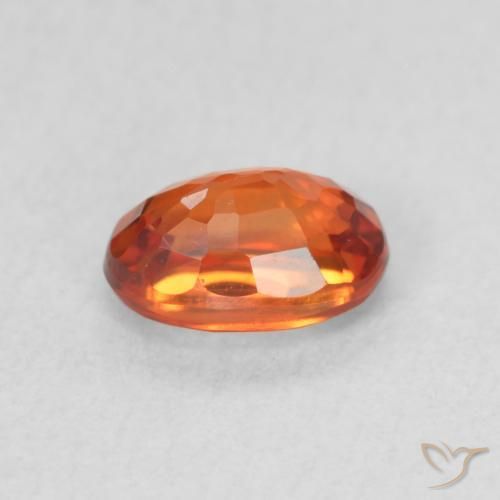 Zaffiro Arancione rossastra naturale da 0.78 ct, Ovale, VVS