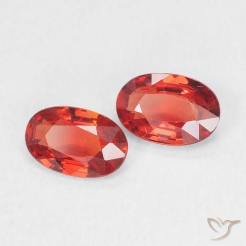 Gemme di Zaffiro Rosso intenso naturale da 0.94 ct, Ovale, VVS-VS