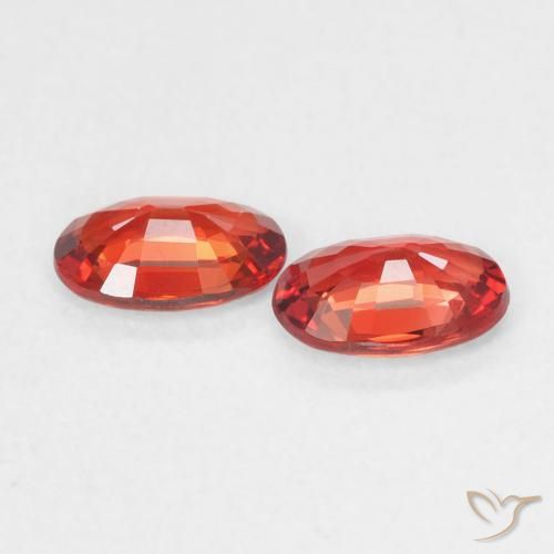 Gemme di Zaffiro Rosso intenso naturale da 0.94 ct, Ovale, VVS-VS