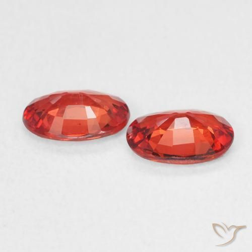 Gemme di Zaffiro Rosso cremisi brillante naturale da 0.95 ct, Ovale, VVS-VS