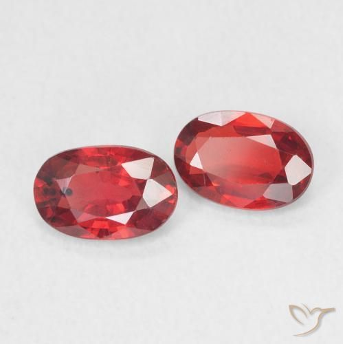 Gemme di Zaffiro Rosso medio naturale da 1.06 ct, Ovale, VVS-VS