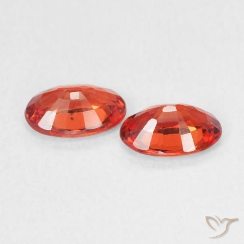 Gemme di Zaffiro Rosso cremisi brillante naturale da 0.98 ct, Ovale, VVS-VS