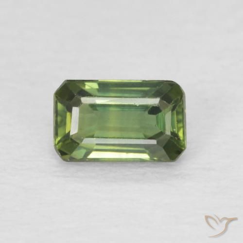 0.46ct Naturale Medium Light Green Zaffiro, Taglio smeraldo, VS