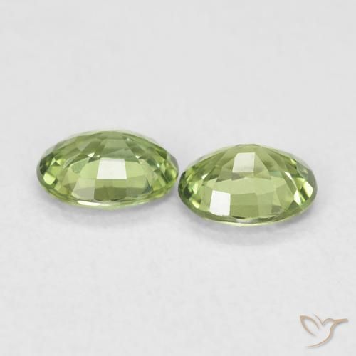 Gemme di Zaffiro Verde caldo naturale da 0.74 ct, Ovale, VVS-VS