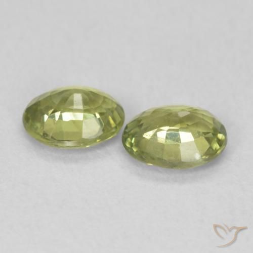Gemme di Zaffiro Caldo terroso verde naturale da 0.78 ct, Ovale, VS