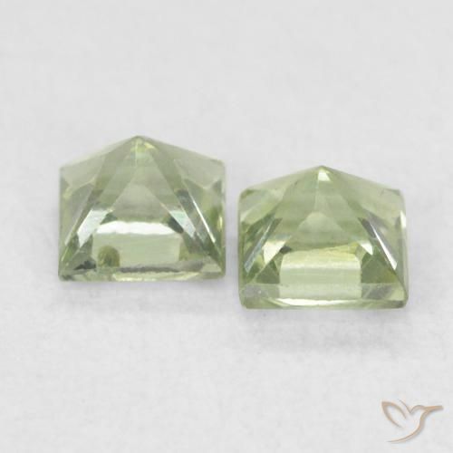Gemme di Zaffiro Verde Pera Chiaro naturale da 0.46 ct, Quadrato, VS