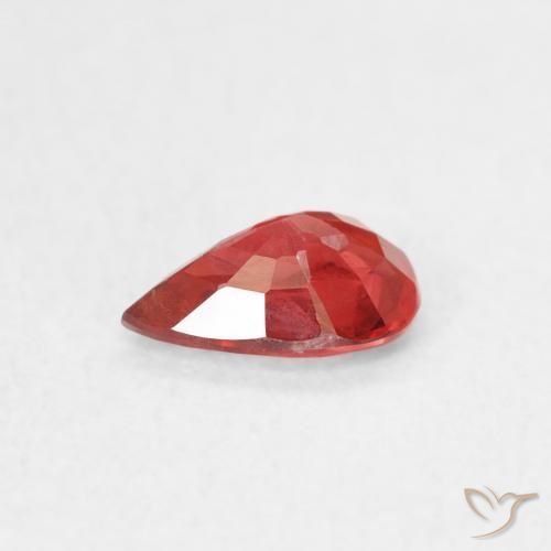 Zaffiro Rosso cremisi brillante naturale da 0.48 ct, Forma a pera, VS