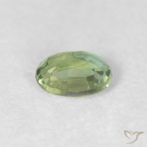Zaffiro Verde caldo naturale da 0.30 ct, Ovale, VVS
