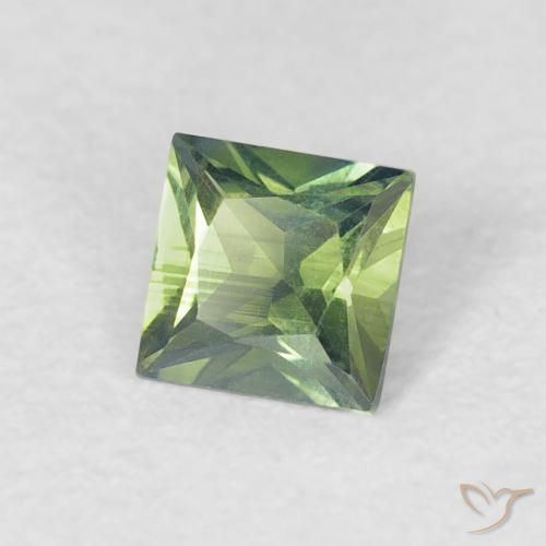 Zaffiro Verde giallastro naturale da 0.35 ct, Quadrato, VVS-VS