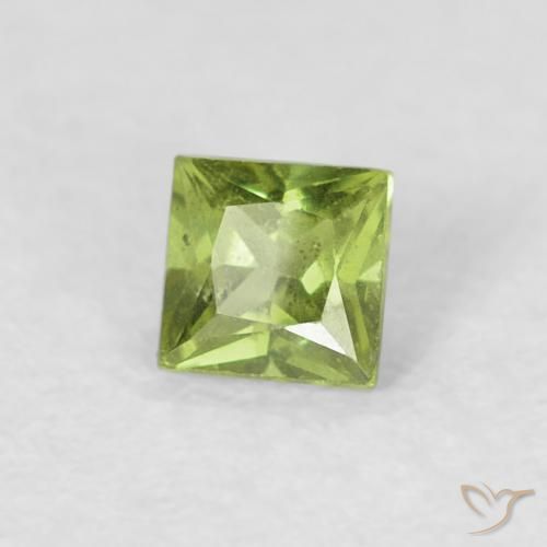 Zaffiro Verde giallastro naturale da 0.30 ct, Quadrato, VS