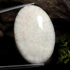 Scolecite naturale bianco da 22,70 ct, taglio ovale, opaco