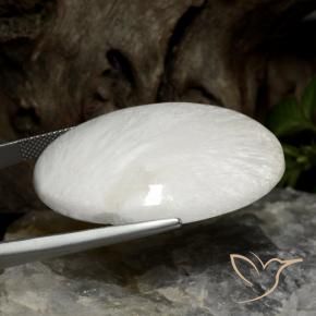 Scolecite Bianco grigiastro chiaro naturale da 38.06 ct, Ovale, Opaco