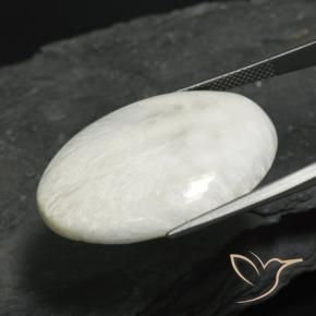 Scolecite Bianco grigiastro chiaro naturale da 27.94 ct, Ovale, Opaco
