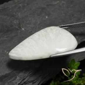Scolecite Bianco grigiastro chiaro naturale da 18.54 ct, Taglio a fantasia, Opaco