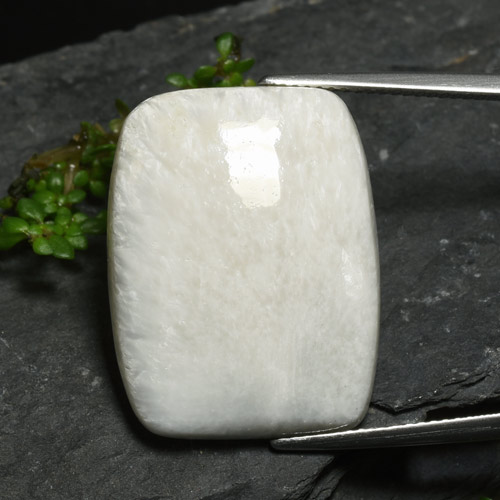 Scolecite naturale bianco da 17,38 ct, forma fantasia, opaco