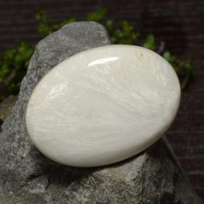 Scolecite Bianco caldo naturale da 31.41 ct, Taglio ovale, Opaco