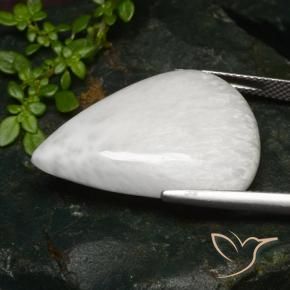 Scolecite Bianco chiaro naturale da 20.87 ct, Forma a pera, Opaco