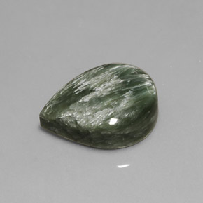 Serafinite naturale verde da 8,63 ct, taglio a pera, opaco