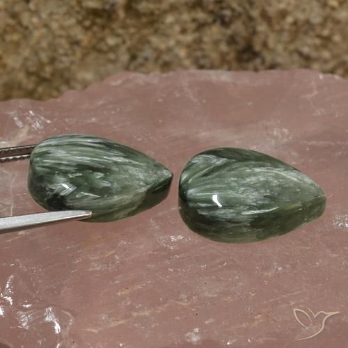 Gemme di Serafinito Verde terroso naturale da 16.51 ct, Forma a pera, Opaco