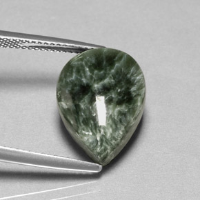 Serafinito Verde naturale da 8.32 ct, Forma a pera, Opaco
