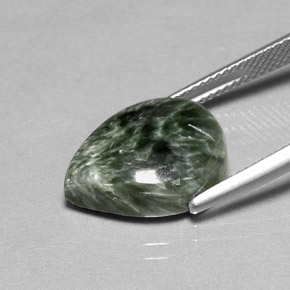Serafinito Verde naturale da 8.32 ct, Forma a pera, Opaco