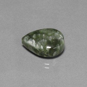 Serafinite naturale verde da 8,25 ct, taglio a pera, opaco